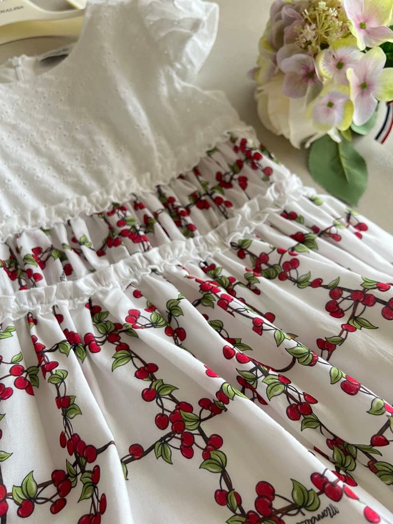 【新品未使用】MONNALISA♡ワンピース♡140cm〜150cm