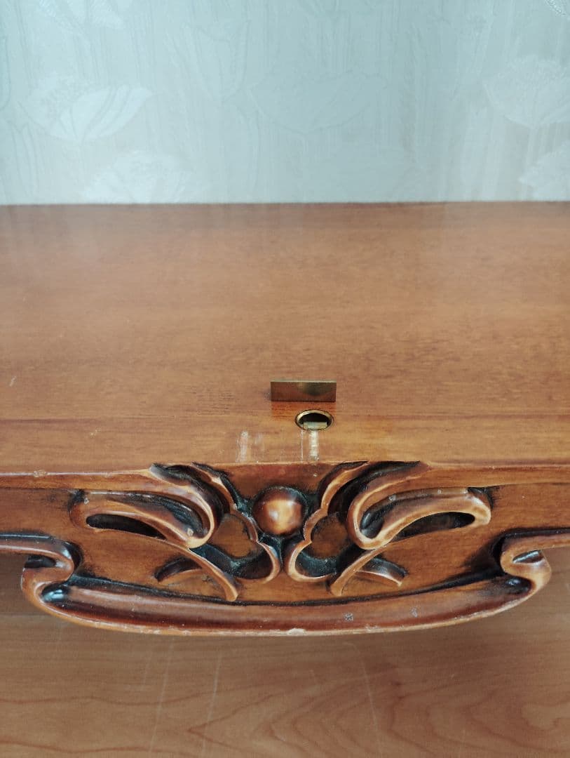 CL Italia ガラス　キャビネット　アール・ヌーヴォー