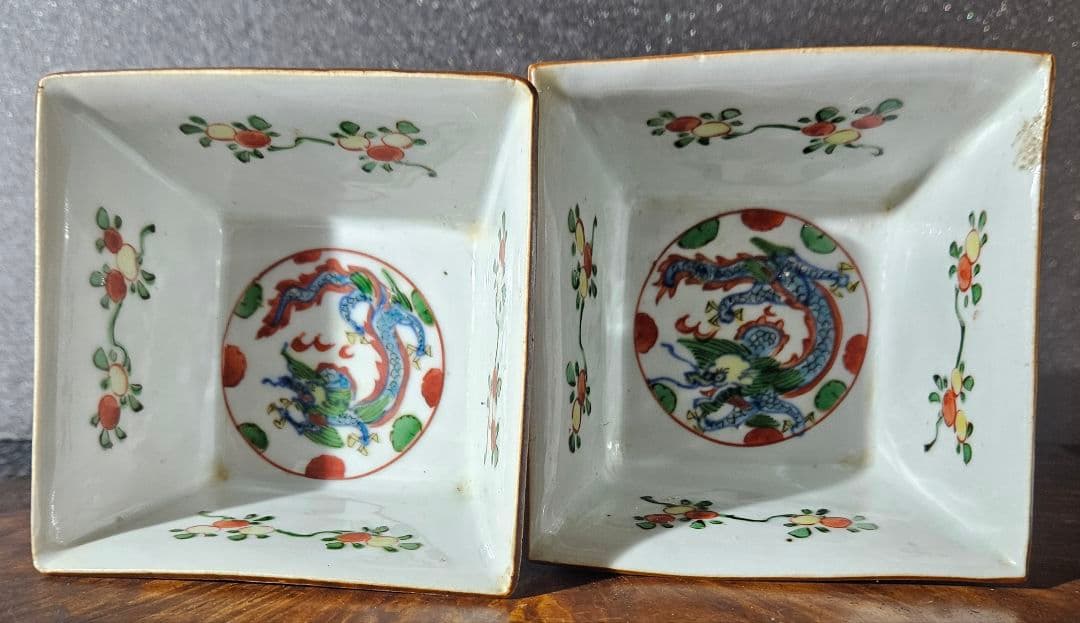 【上作品❗】江戸時代中期　古伊万里　中国明朝五彩天啓赤絵写　龍に花図　四方鉢2客