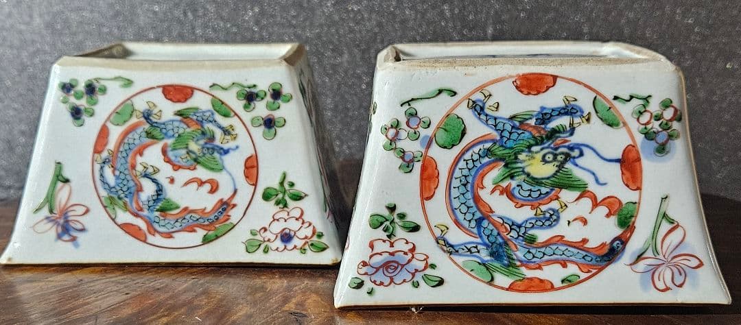 【上作品❗】江戸時代中期　古伊万里　中国明朝五彩天啓赤絵写　龍に花図　四方鉢2客