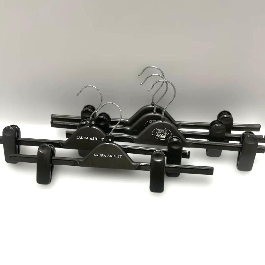 LAURA ASHLEY（ローラ アシュレイ）非売品 ボトムスハンガー 5本