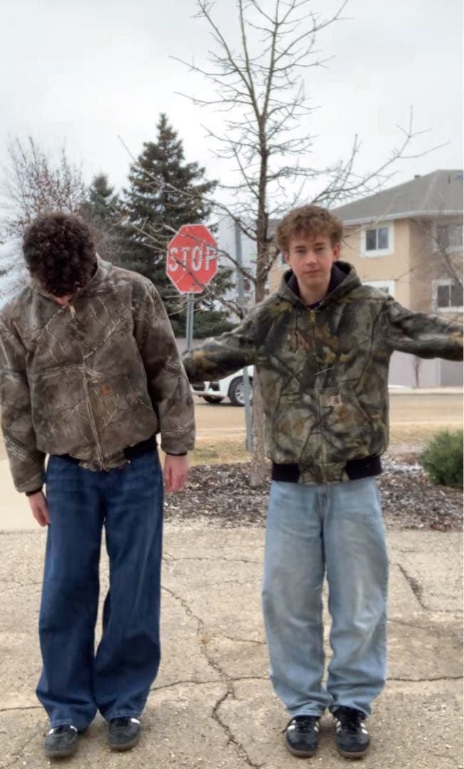 【超希少】【美品】carhartt カーハート　アクティブパーカー　リアルツリー