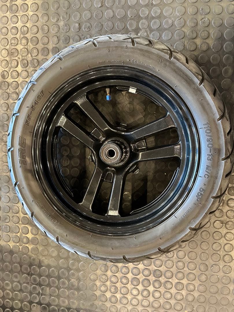 4D9マジェスティ 純正 フロントタイヤ ホイール SG20J