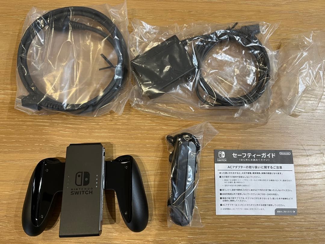 Nintendo Switch 本体　スタンド、SDカード付属