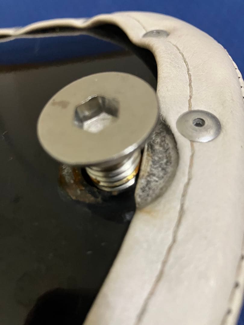 ハーレー　ソロシート　スプリングシート　スポーツスター　ダイナ　ソフテイル