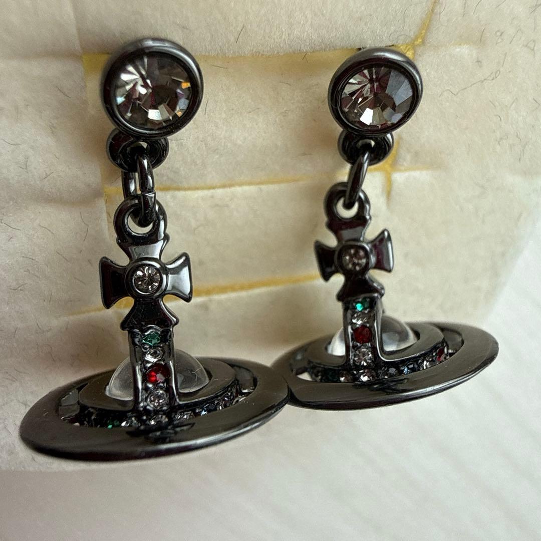 ヴィヴィアンウエストウッド　オーブ　ピアス