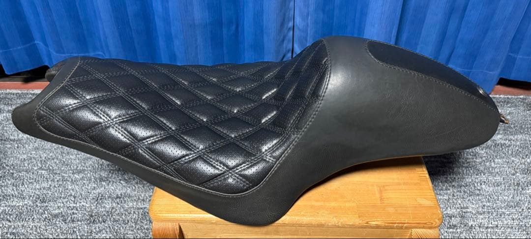 スポーツスター RSD ローランドサンズデザイン CAFE ソロシート