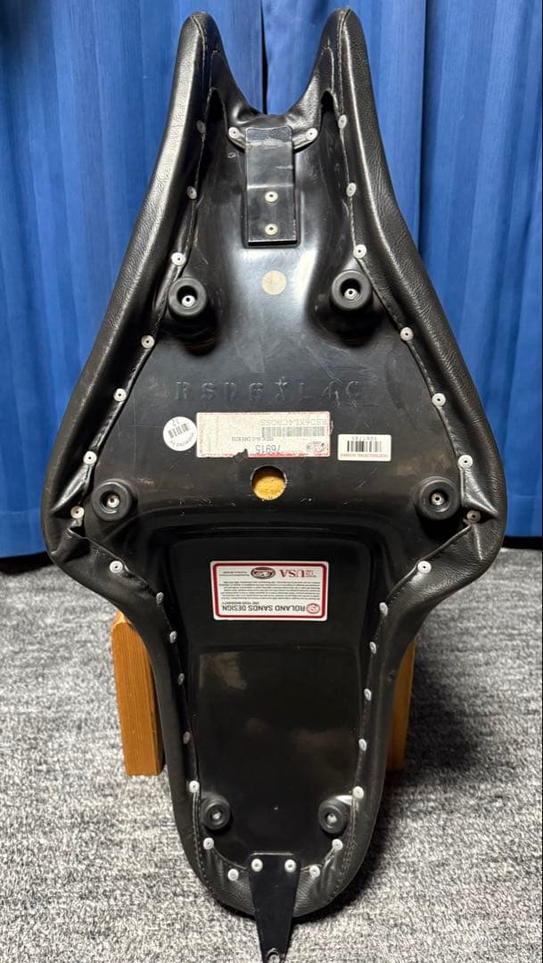 スポーツスター RSD ローランドサンズデザイン CAFE ソロシート