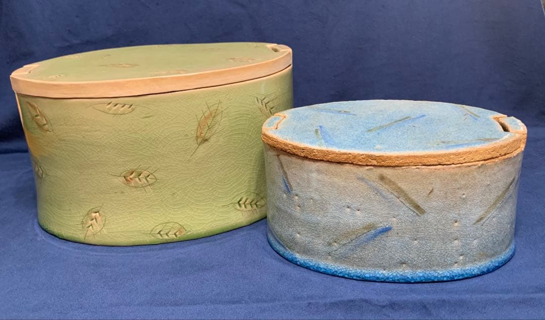 デンマーク　ボルンホルム島のHjorth陶磁製シェーカーボックス