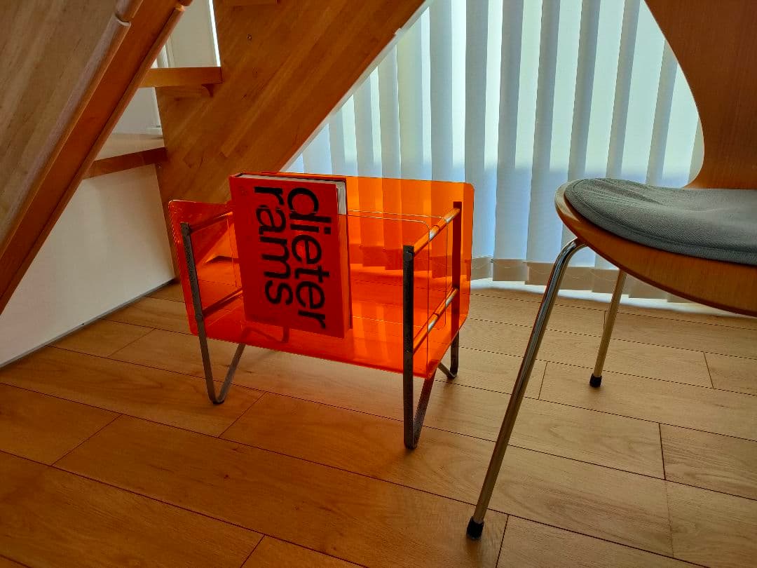 オレンジ アクリル マガジンラック　ミッドセンチュリー　レトロ　スペースエイジ