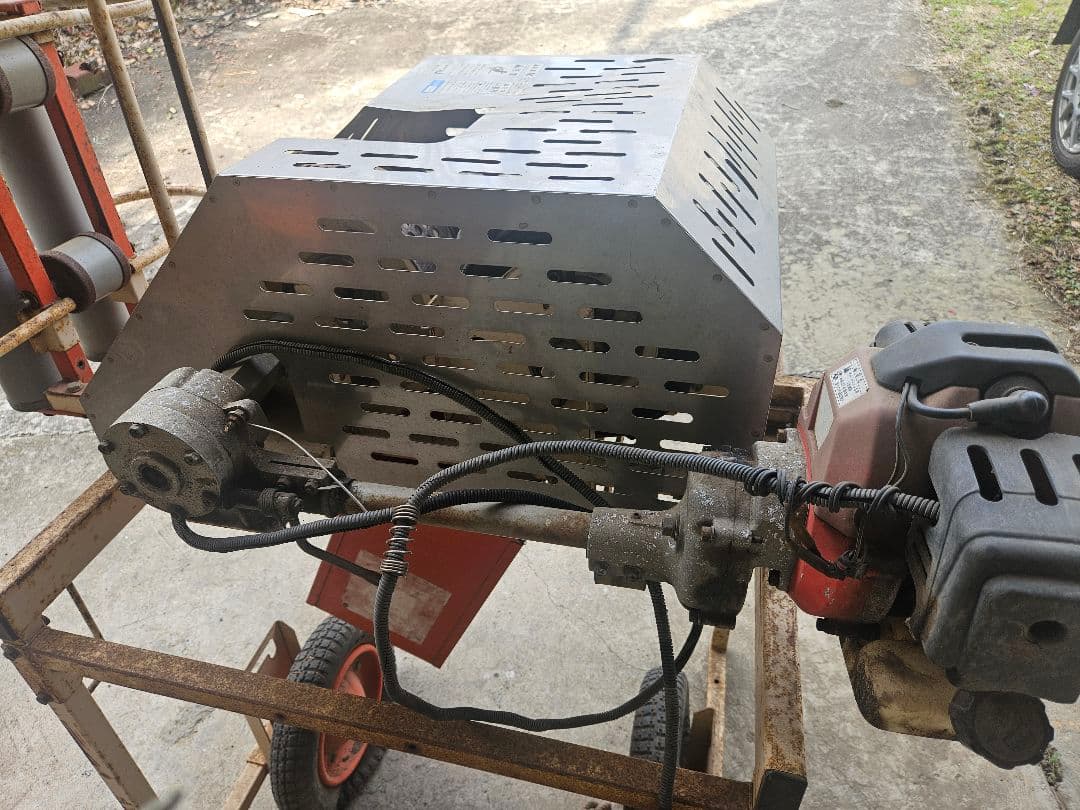 ビニール巻き取り機　岡山農栄社