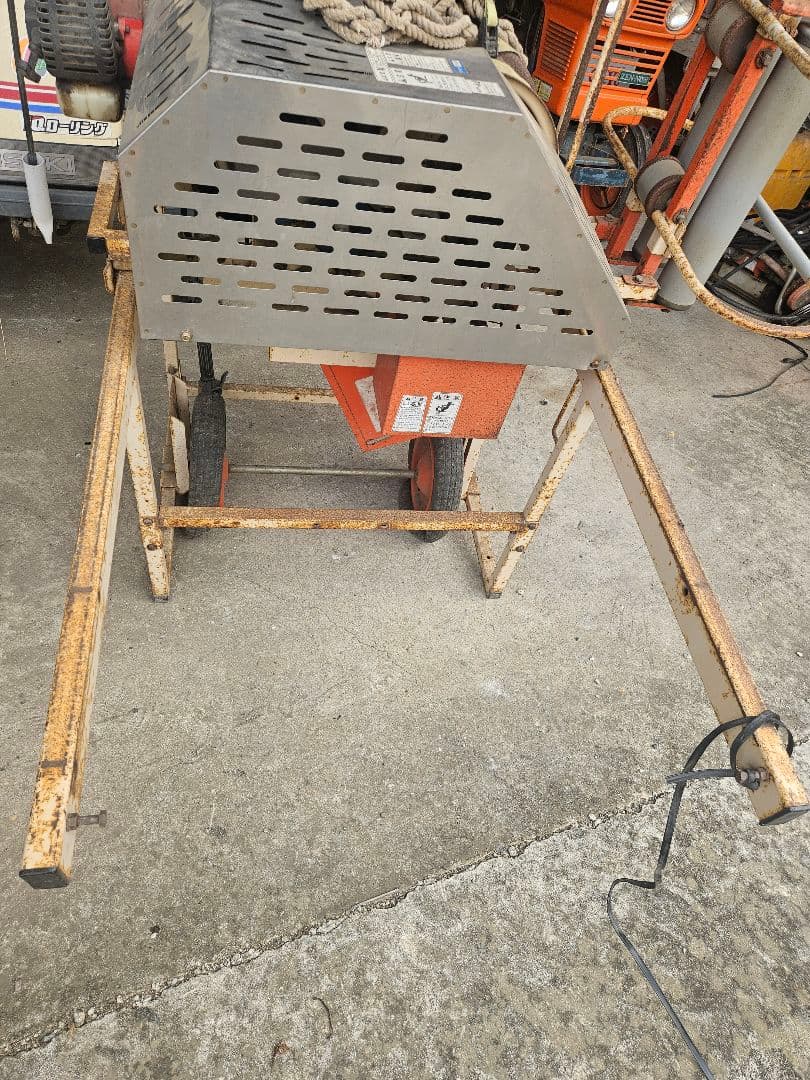 ビニール巻き取り機　岡山農栄社