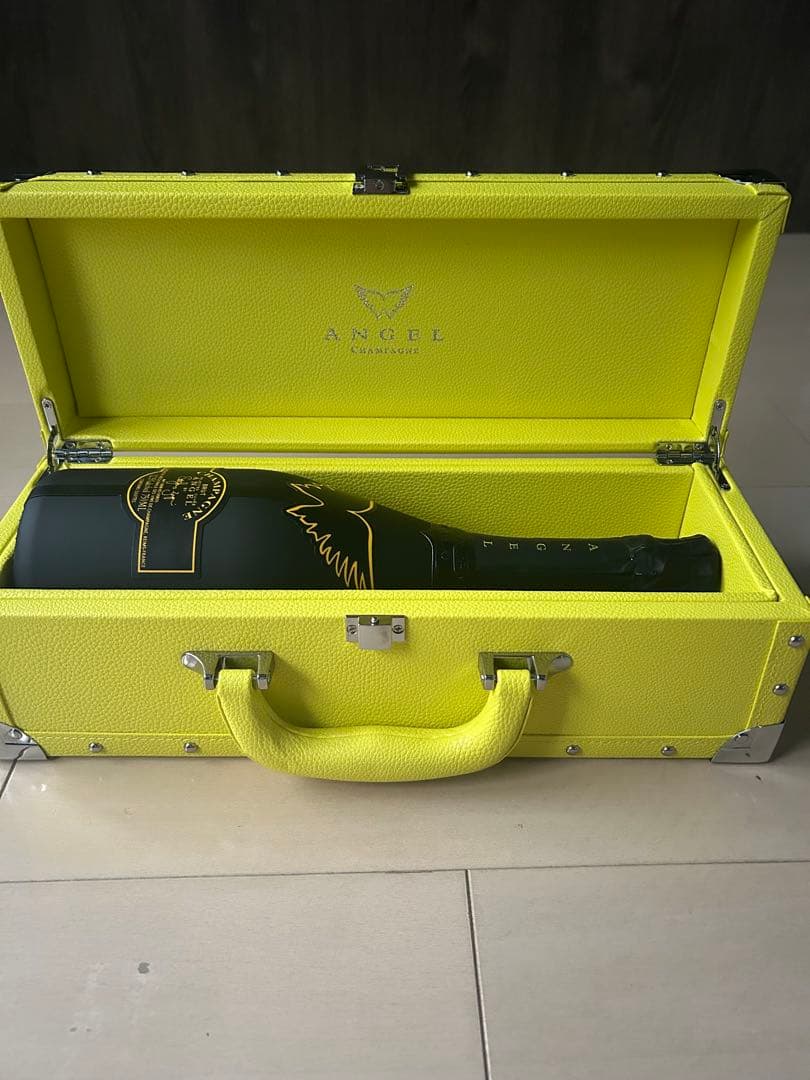 ANGEL スタッズ付きイエローボックス 値下げ交渉⭕️