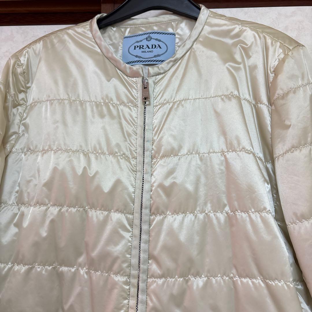 PRADA ノーカラーダウンジャケット　アイボリー