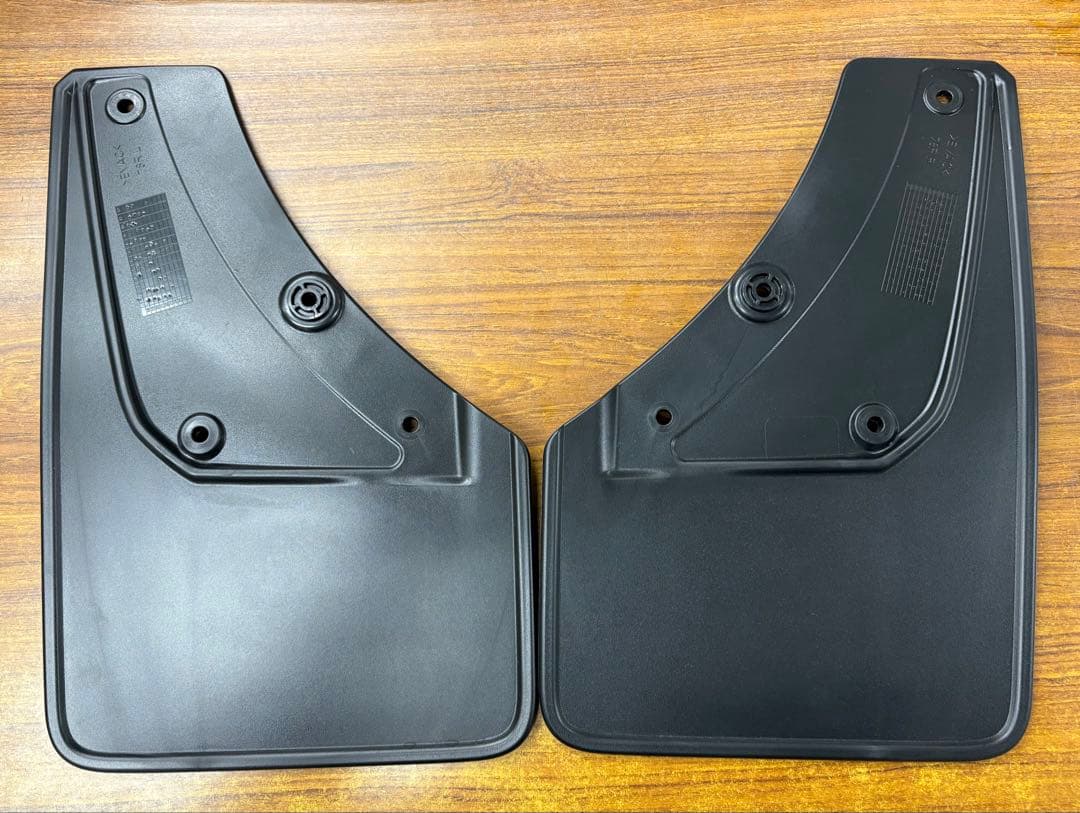 純正72201-78R00-BK1 ジムニーシエラ(JB74W) マッドフラップ