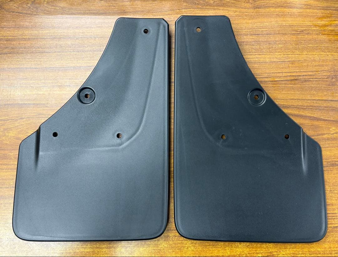 純正72201-78R00-BK1 ジムニーシエラ(JB74W) マッドフラップ