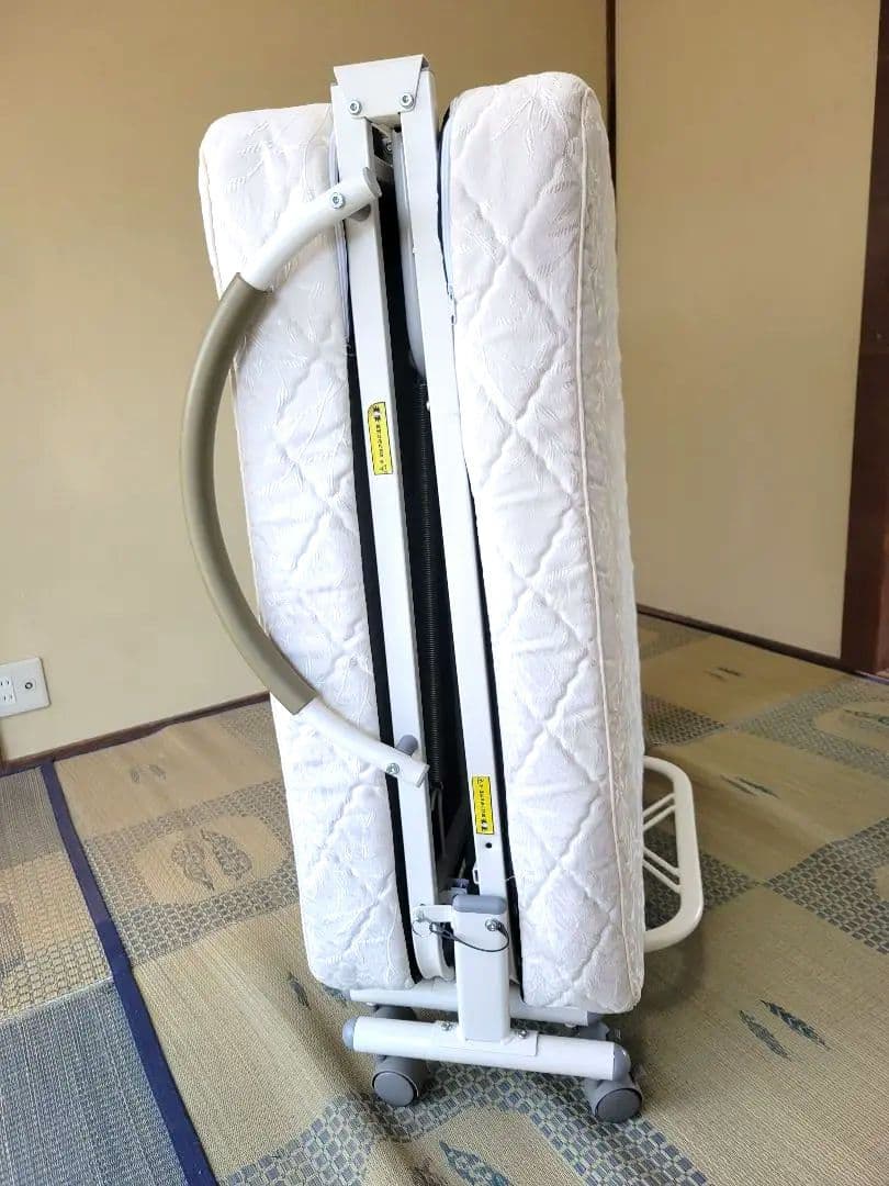 折りたたみ電動ベッド / シングルサイズ / ホワイト