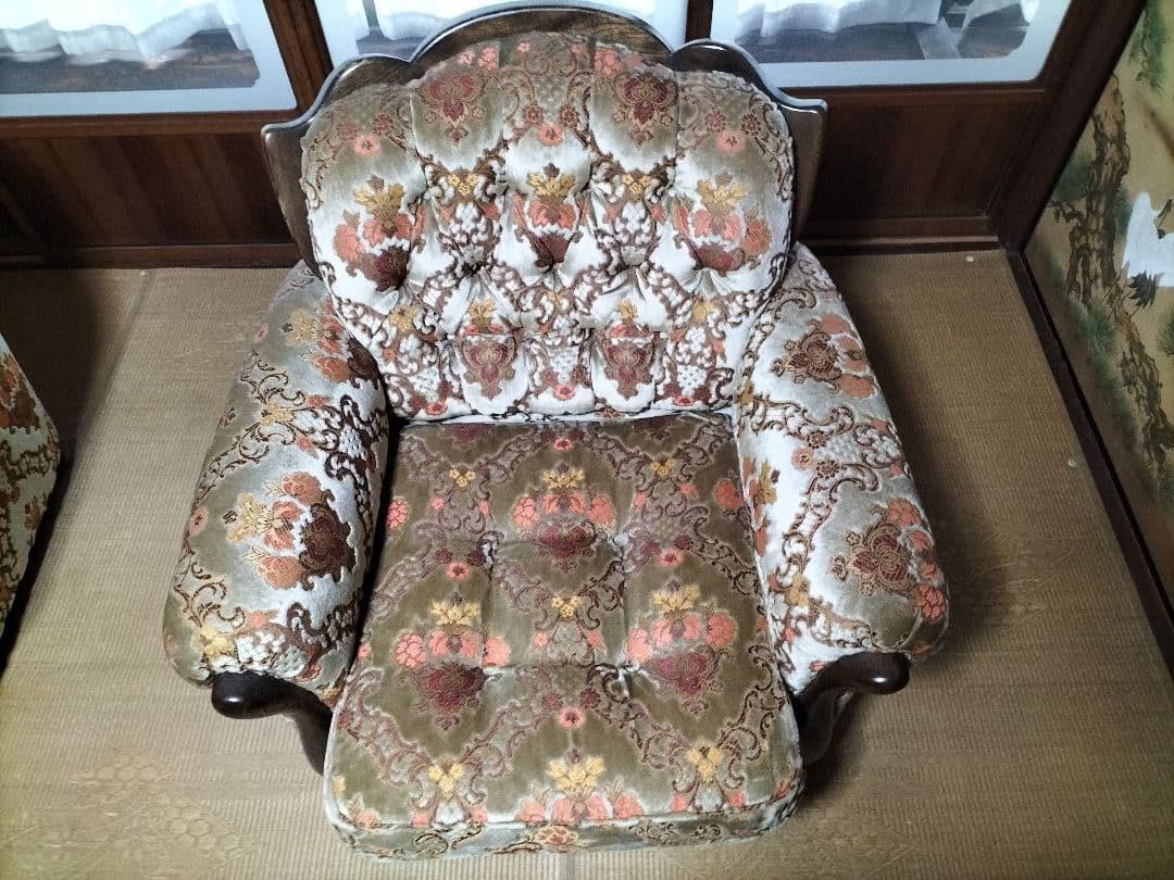 高くで購入しました!シングルソファー1脚!