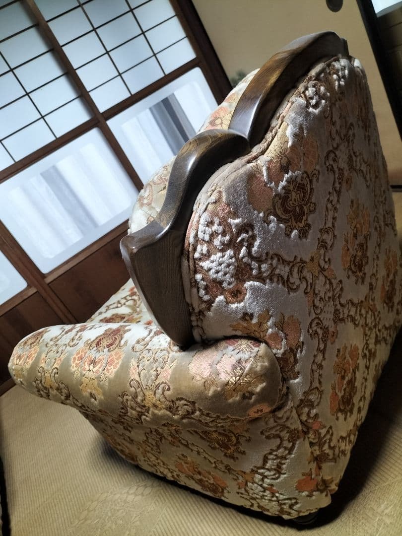 高くで購入しました!シングルソファー1脚!