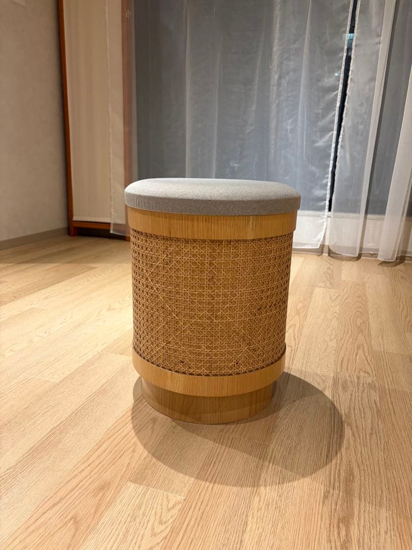 ※引き取り可能な方又は着払いの方限定※ スツール ラタン木製 グレー　収納付き