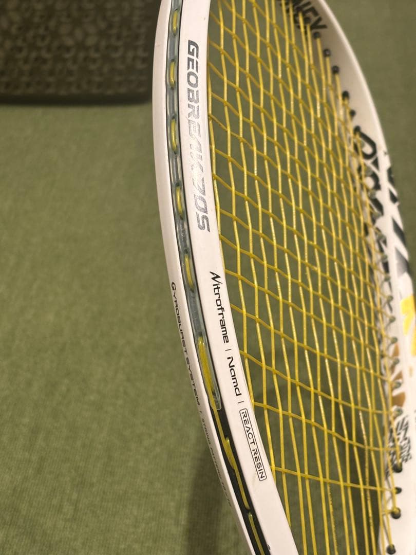 YONEX 旧型ジオブレイク70s ホワイト　ケース付き　廃盤モデル