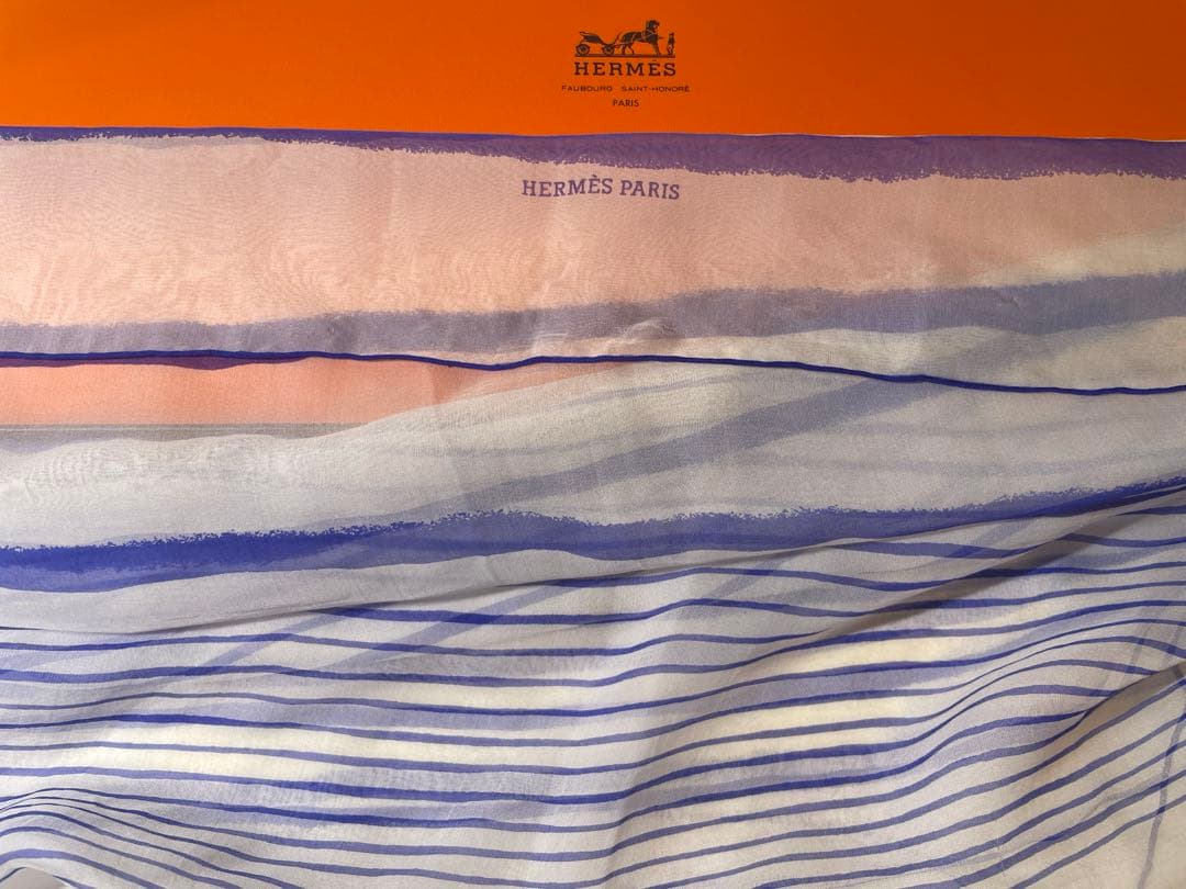 【新品未使用】HERMES エルメスカレ90 ストライプ柄　シルクスカーフ