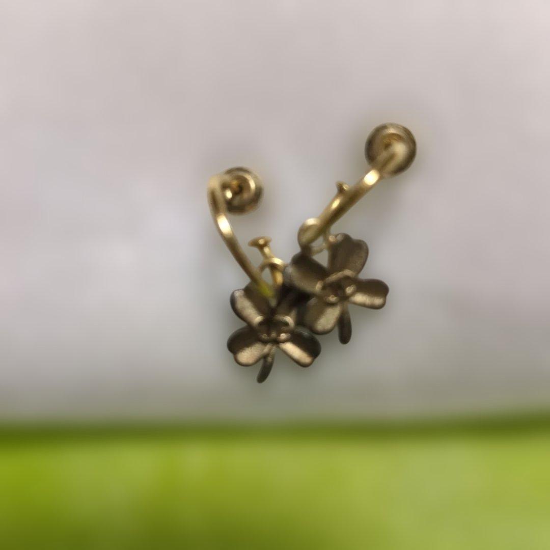 シャネル 四葉クロ―バ― フ―プピアス 両耳