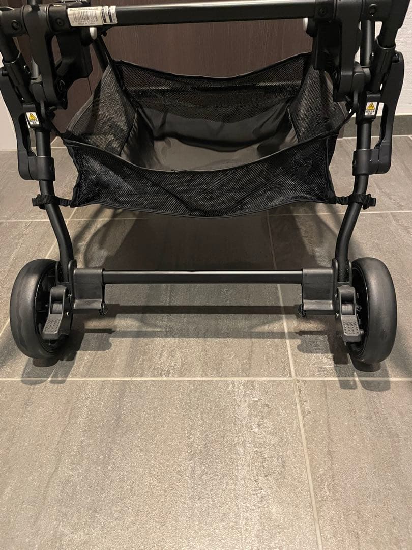 【超美品（使用４回）】コンビ ベビーカー　THE S Go エッグショック