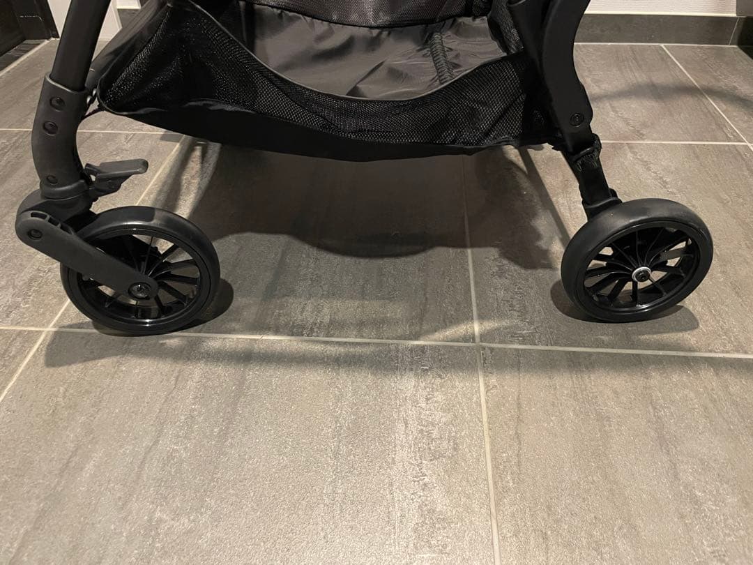 【超美品（使用４回）】コンビ ベビーカー　THE S Go エッグショック