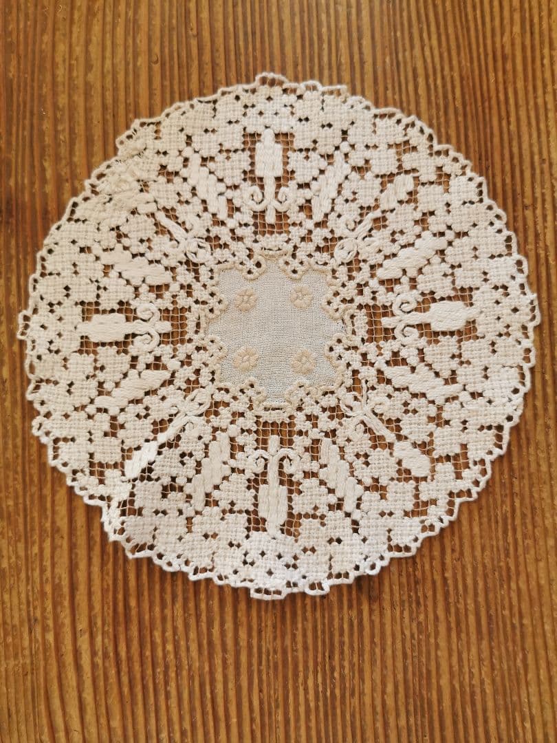 アンティークイタリア ノッテドメッシュ 男女の輪 ニードルワーク リネンドイリー