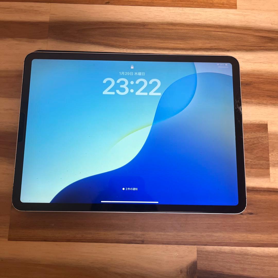 iPad Pro 11 (2018)第一世代 64GB画面にヒビあり。完動作品
