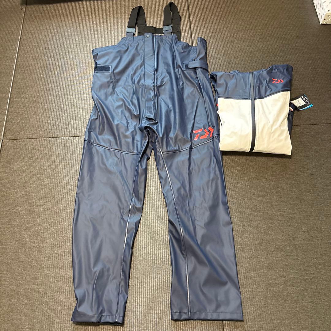 オーシャンレインスーツ DAIWA ネイビー