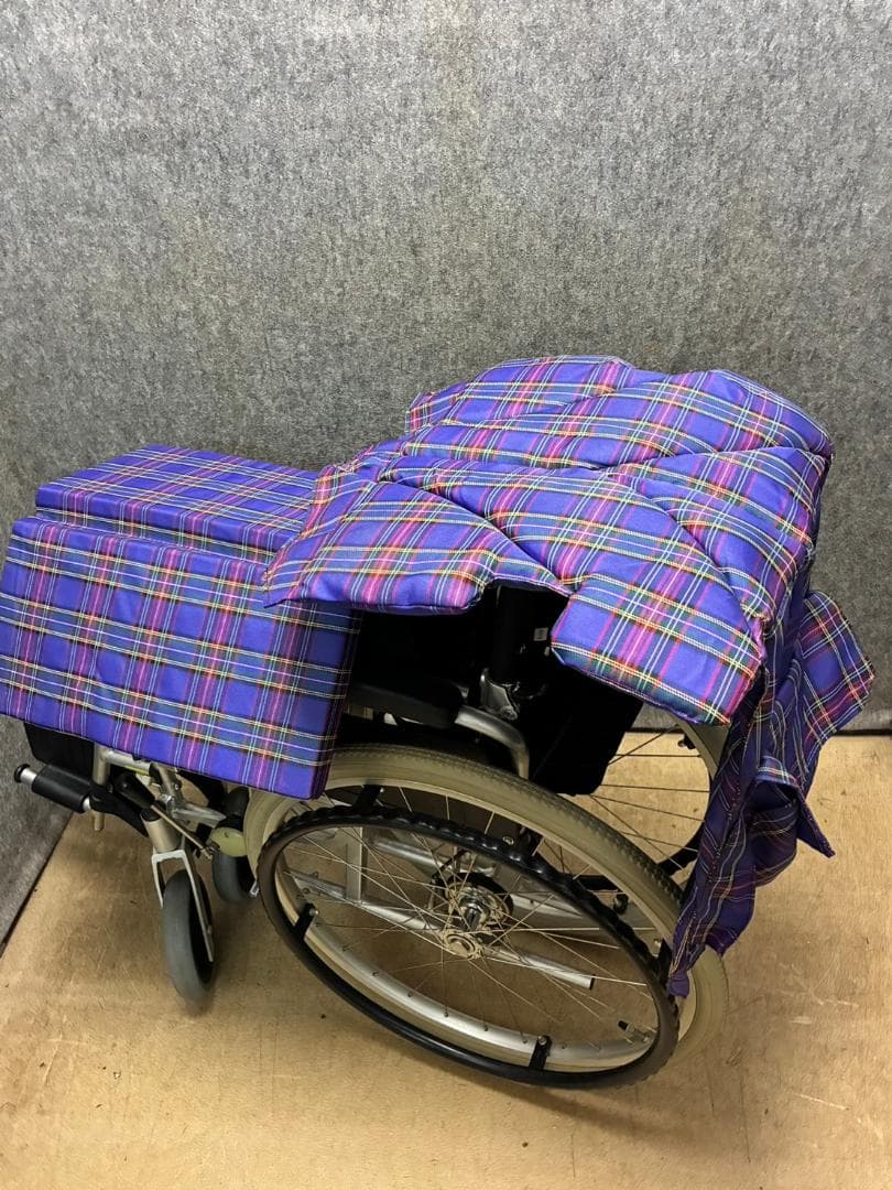 カワムラ　自走式車イス　KA822B-N3　厚クッション　　26158