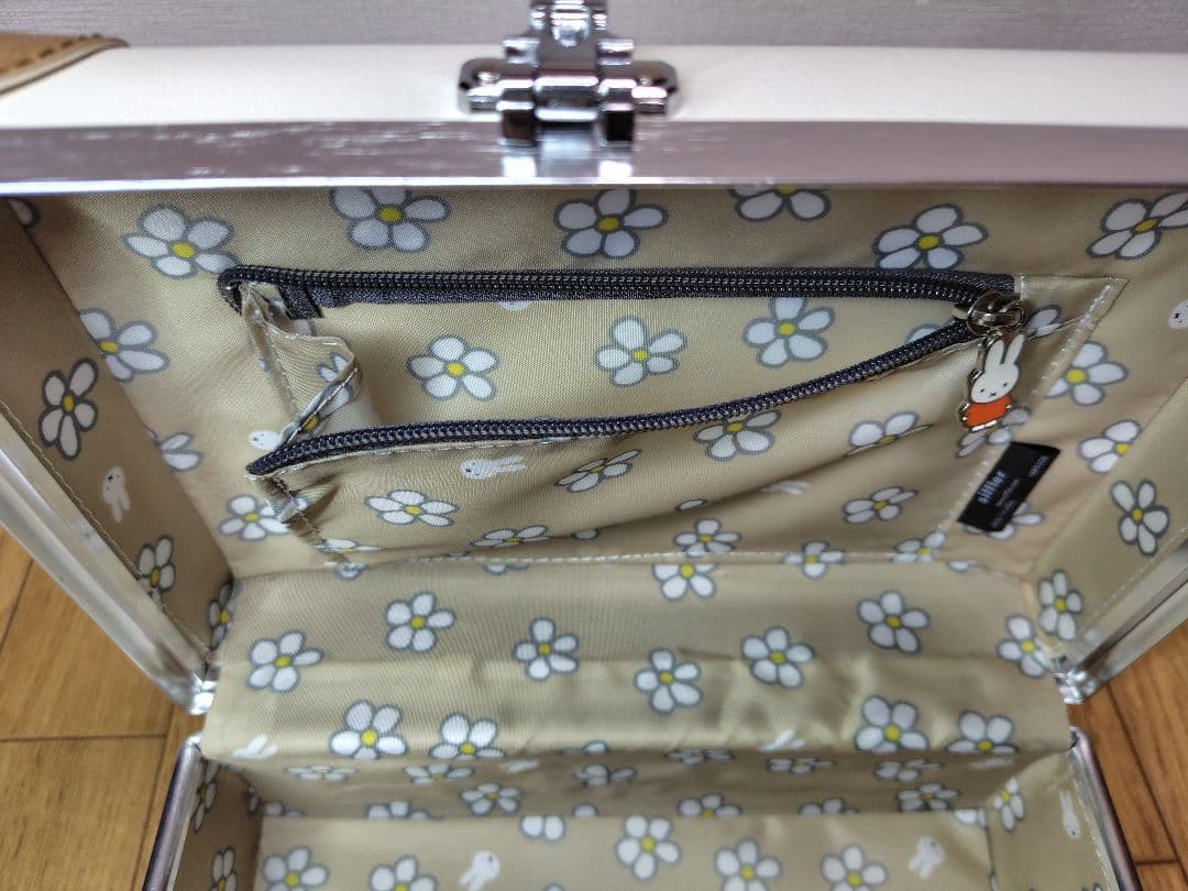 ★美品·未使用·付属品有り★ ミッフィー トランク 4L