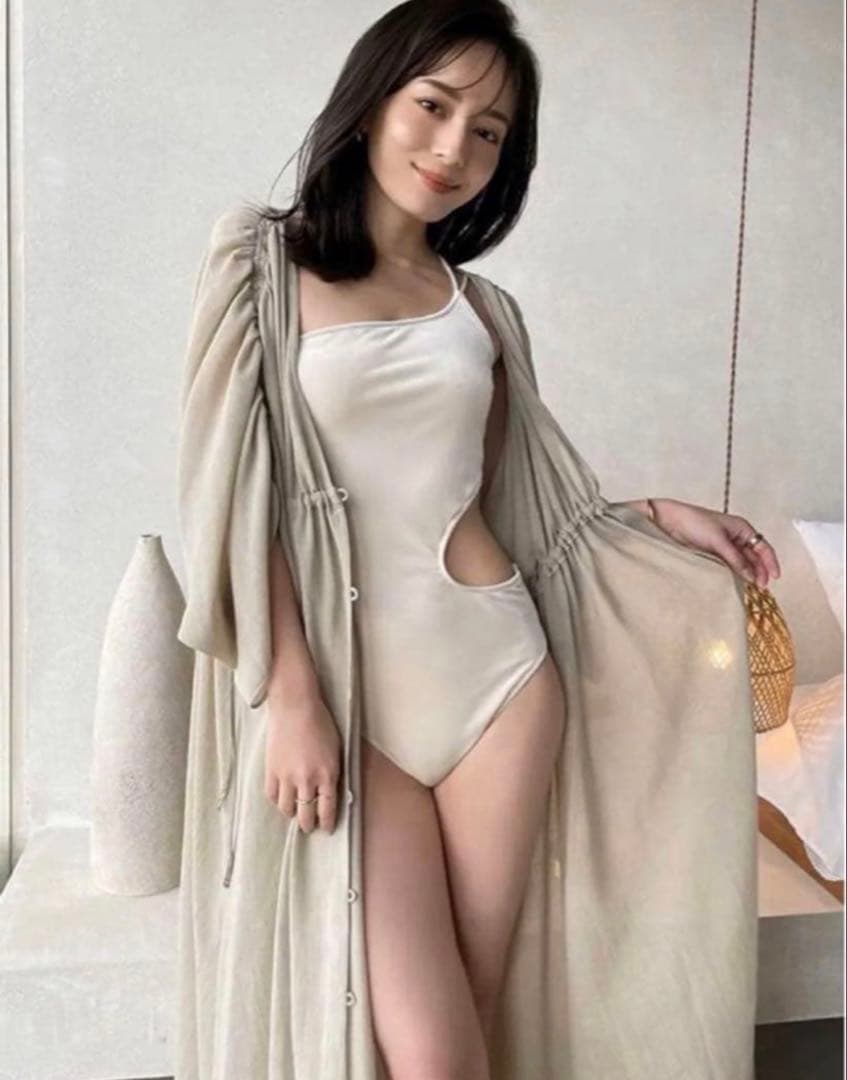 【anuans】サイドカットアウトベロアワンピース　白