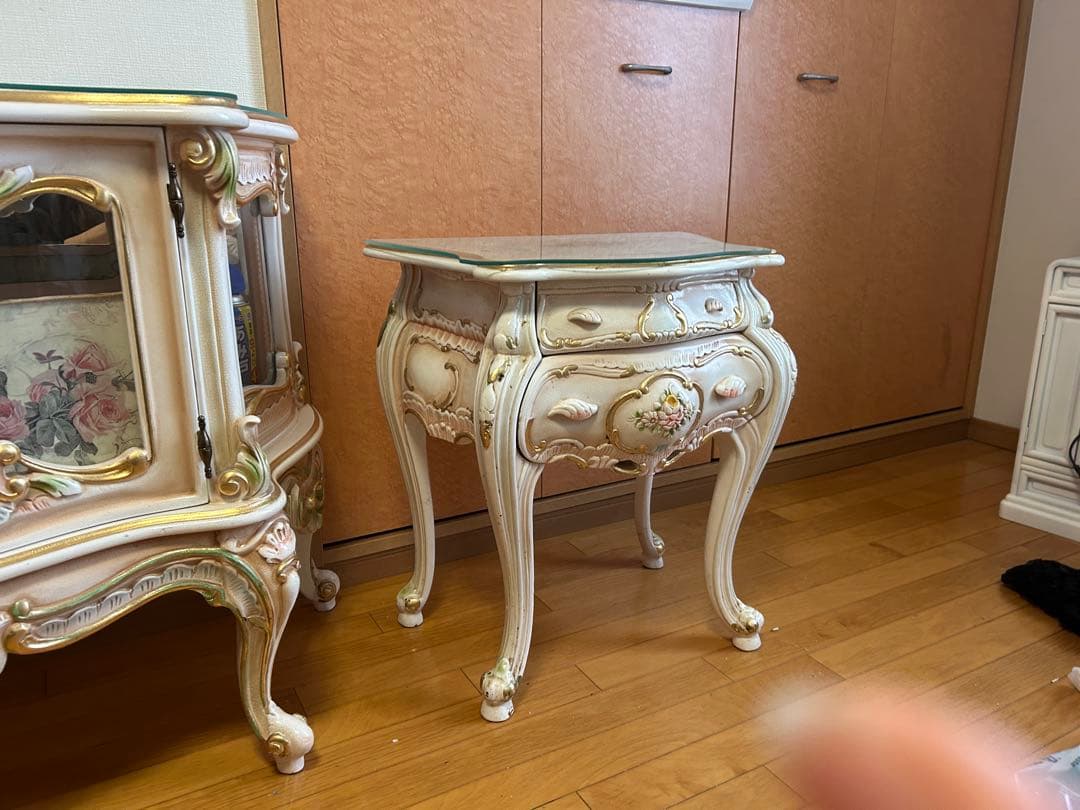 ロココ調　キャビネット