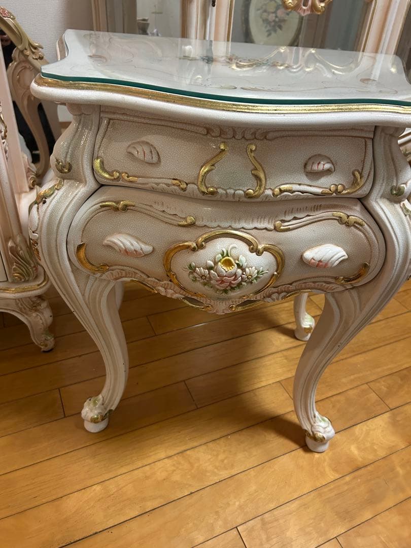 ロココ調　キャビネット