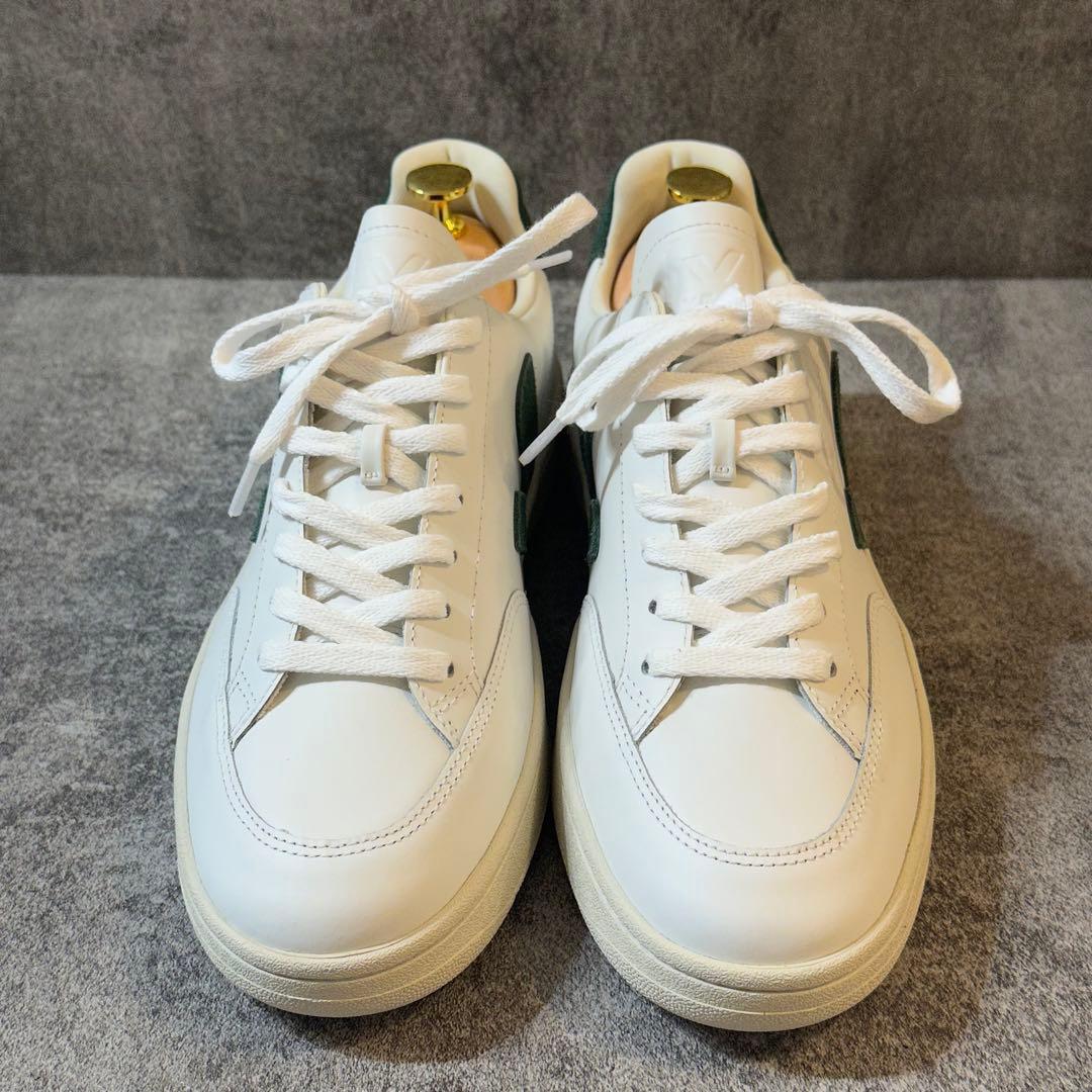 【VEJA】美品✨レザースニーカー　白　v-12 緑　26.5cm メンズ