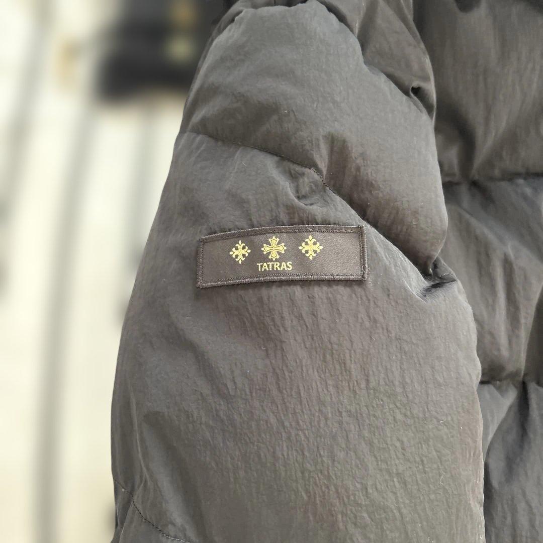 TATRAS フード付きブラックダウンジャケット