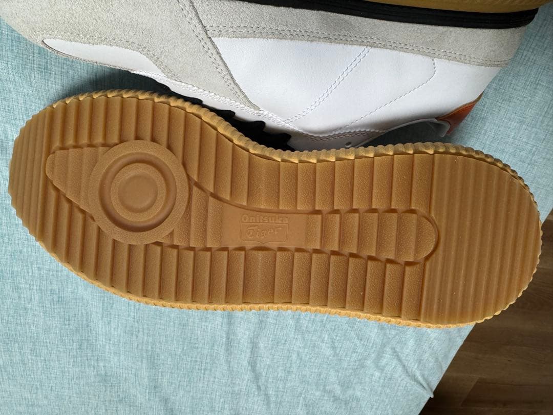 新品　OnitsukaTiger スニーカー ホワイト/オレンジ　25.5 厚底