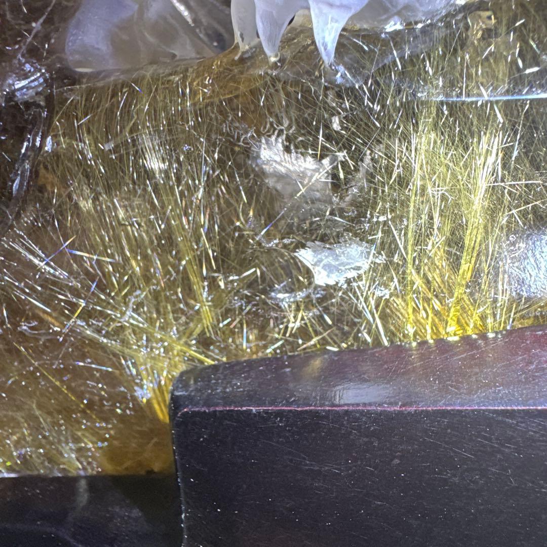 展示品クラス　皇帝龍　太陽放射ルチル　龍彫水晶　ゴールドルチル　龍彫