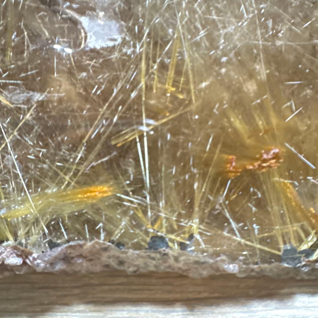 展示品クラス　皇帝龍　太陽放射ルチル　龍彫水晶　ゴールドルチル　龍彫