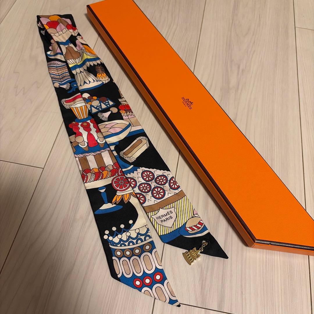 希少HERMES ツイリー ケーキチャーム付 パティスリー・フランセーズ 限定品