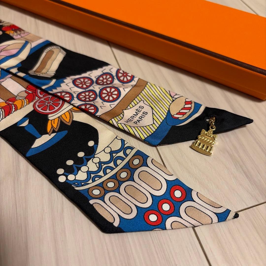 希少HERMES ツイリー ケーキチャーム付 パティスリー・フランセーズ 限定品
