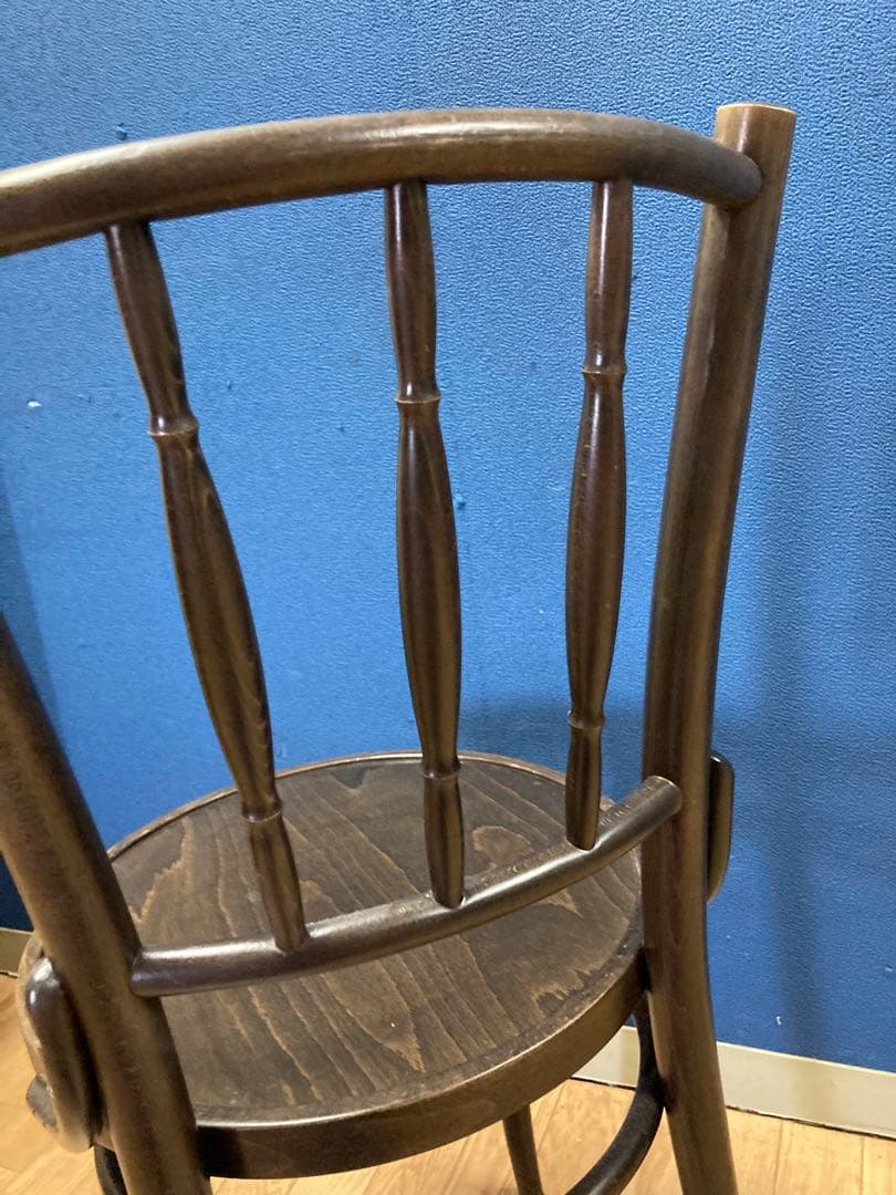 A チェコ製　東ヨーロッパ　ヨーロピアン　椅子　チェア　アンティーク調　木製