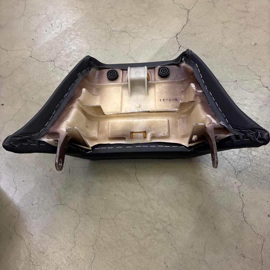 VMAX 純正シート　表皮張替え済み　前後セット　V-MAX