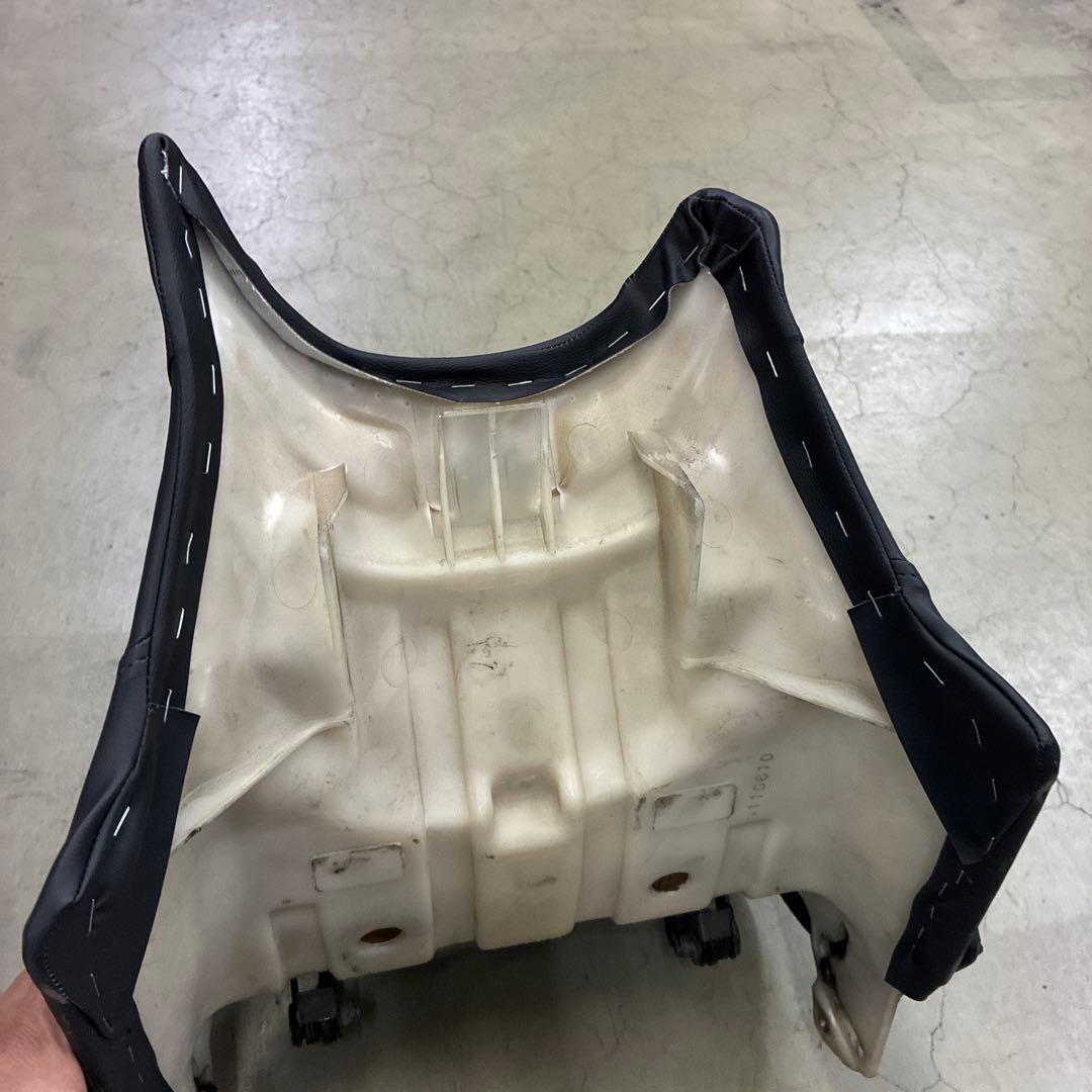 VMAX 純正シート　表皮張替え済み　前後セット　V-MAX