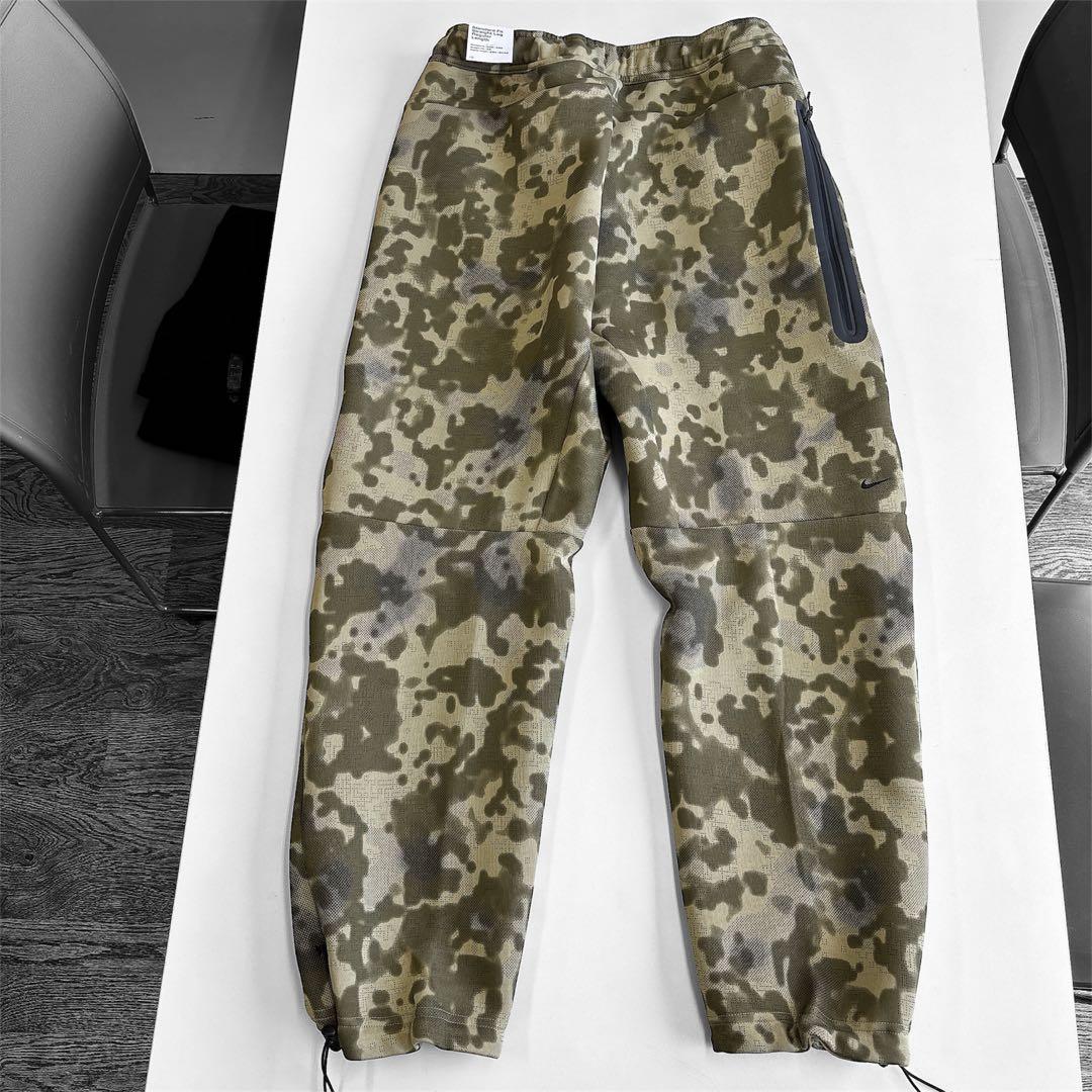 【新品】ナイキ テック メンズ オープンヘム フリース カモ パンツ L