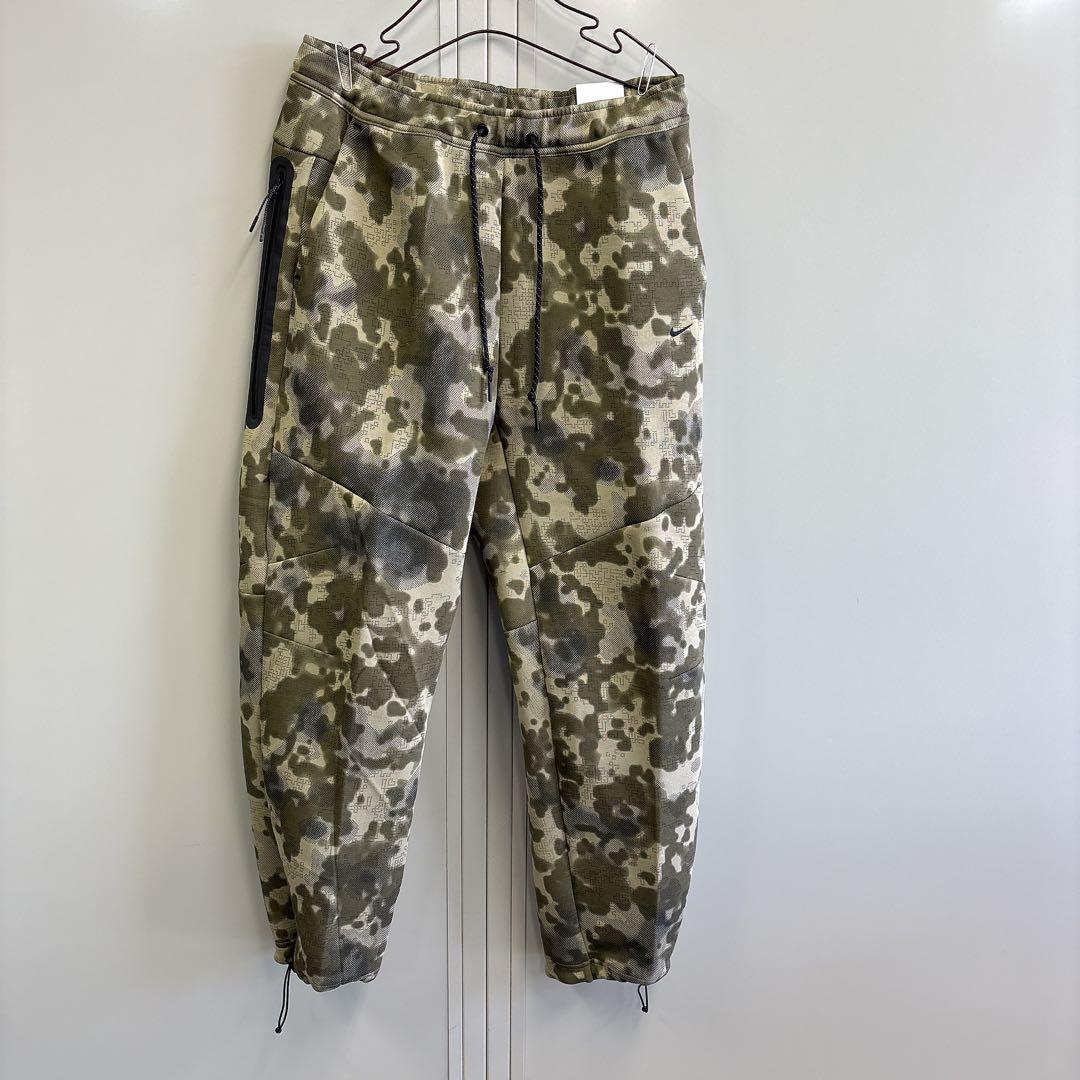 【新品】ナイキ テック メンズ オープンヘム フリース カモ パンツ L