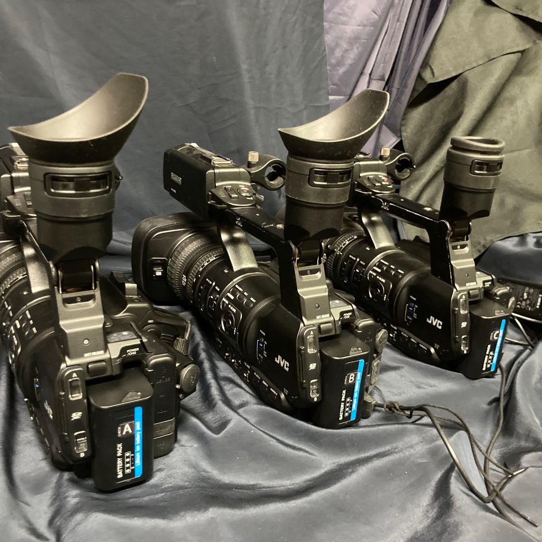 JVC 業務用ビデオカメラ gy-hm650三台セット！バッテリー等おまけ付き！